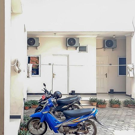 Waringin Guest House Tegal Mitra Reddoorz ภายนอก รูปภาพ