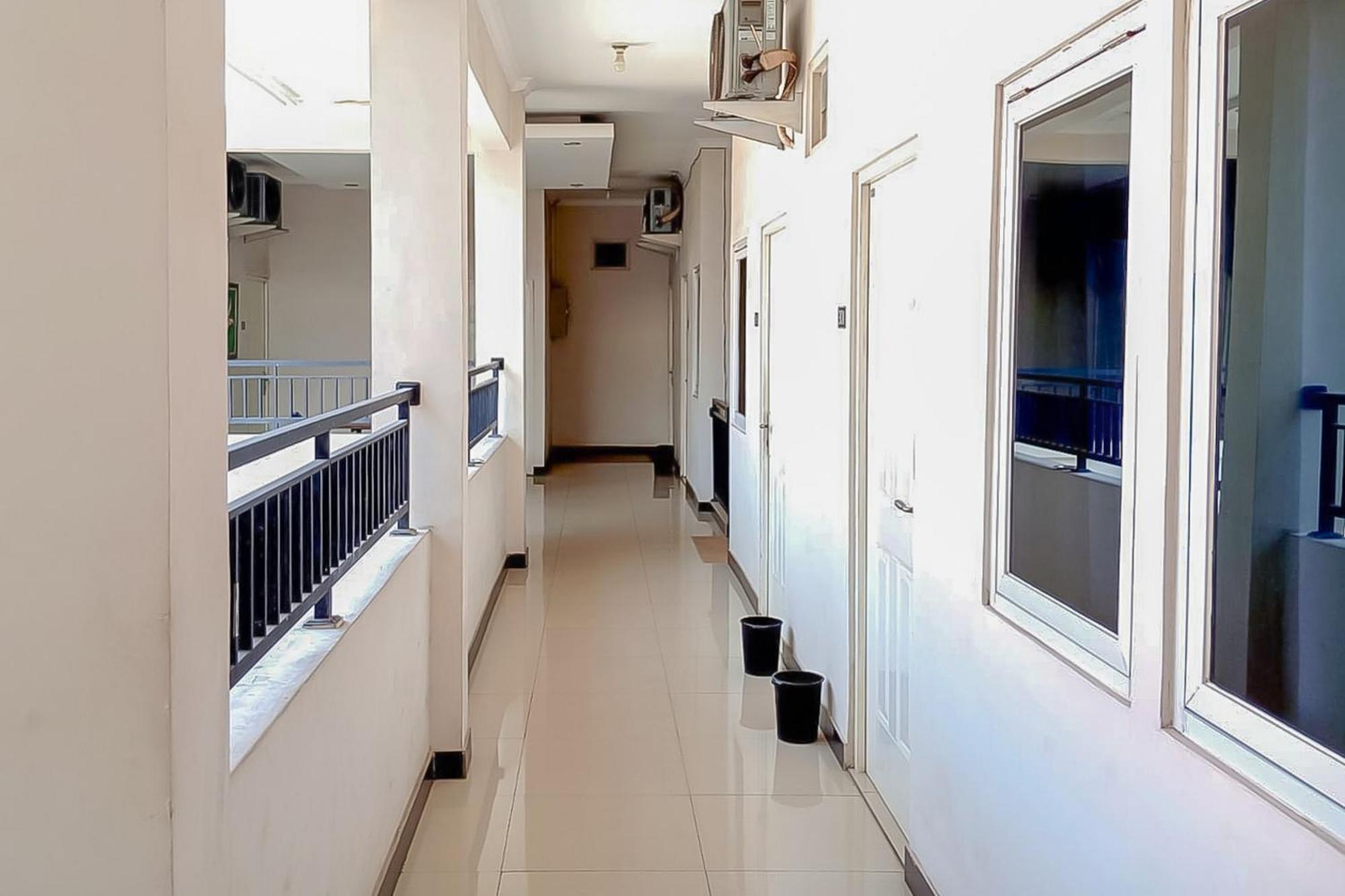 Waringin Guest House Tegal Mitra Reddoorz ภายนอก รูปภาพ